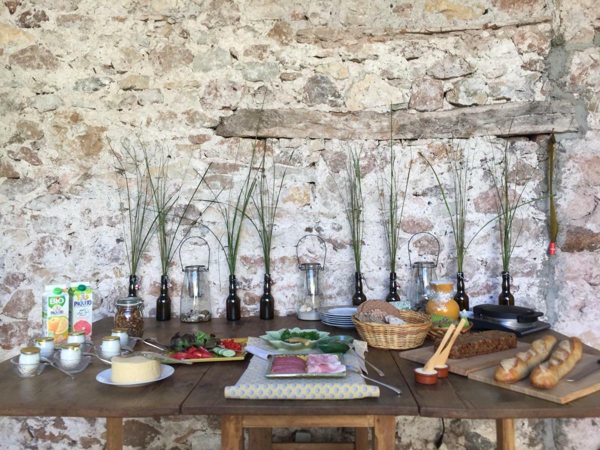 Domaine De Brousson Bed & Breakfast La Tour-sur-Orb Exterior foto